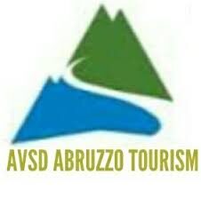 Abruzzo Tourism presente all’Arrosticciere in Piazza di Civitaquana con prodotti del Gran Sasso e della Maiella