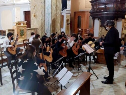 L’Orchestra dei Giovani Chitarristi a Chieti a cura di Camminando Insieme