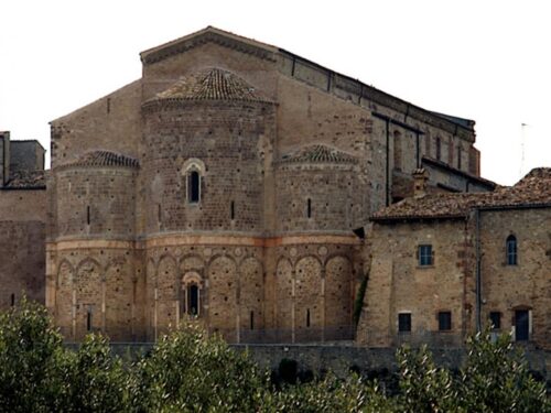 L’Abbazia di San Giovanni in Venere – L’imponente monumento sul mare